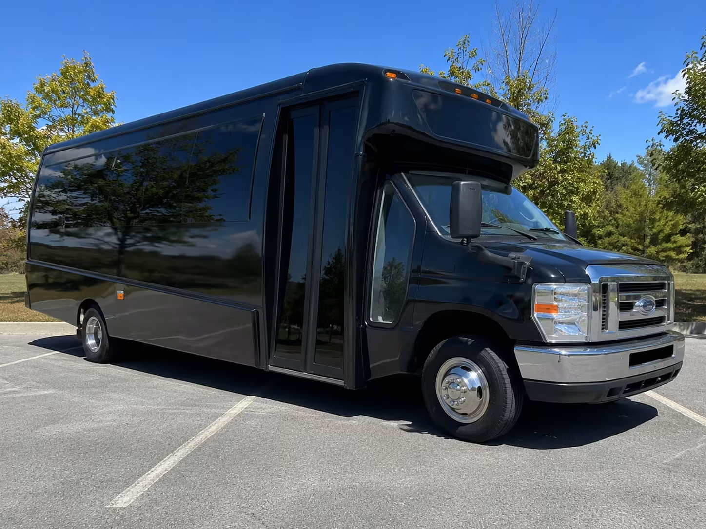 choosing minibus and charter bus sizes for league city field trips